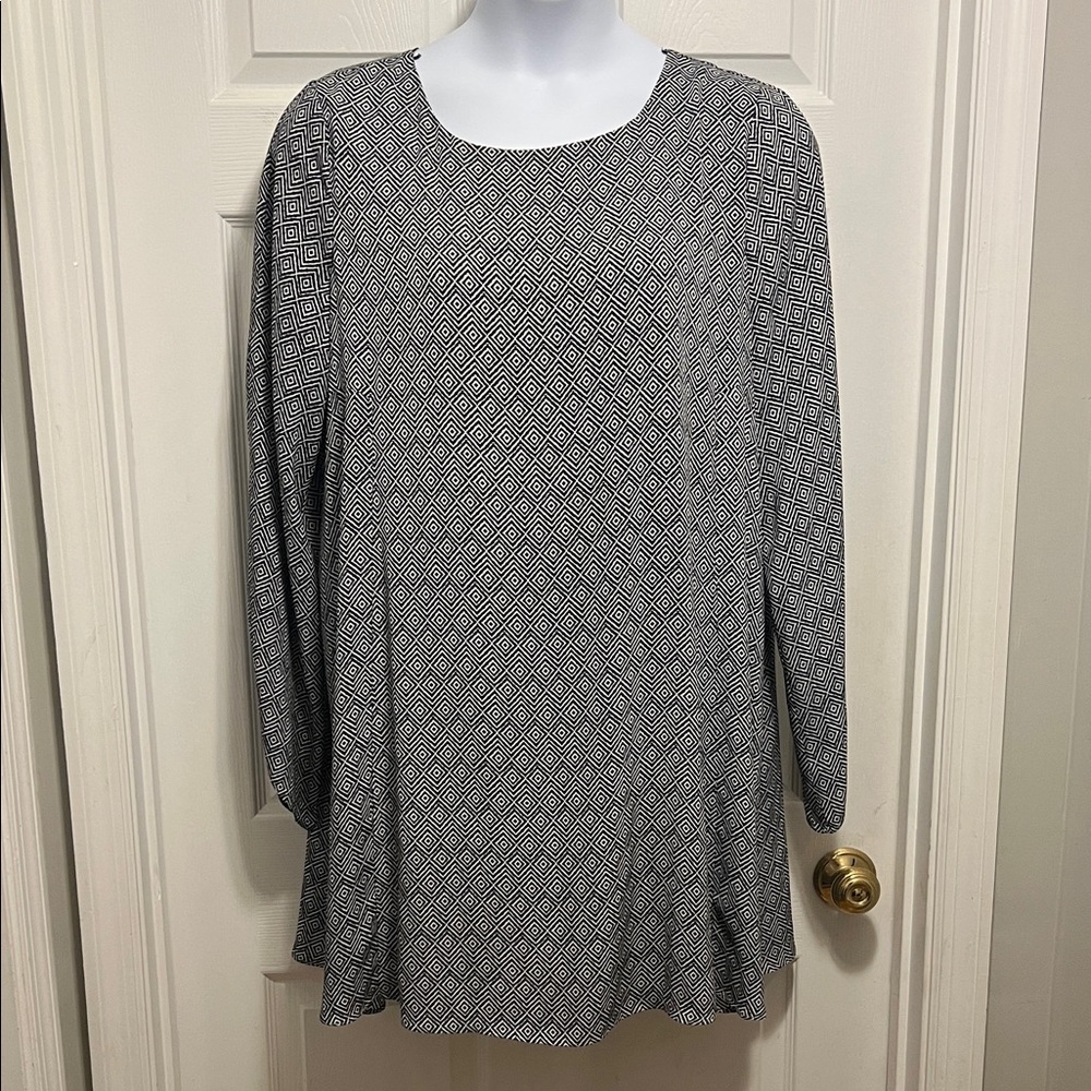 Gibson Latimer Monochrome Patterned Long Sleeve Dress